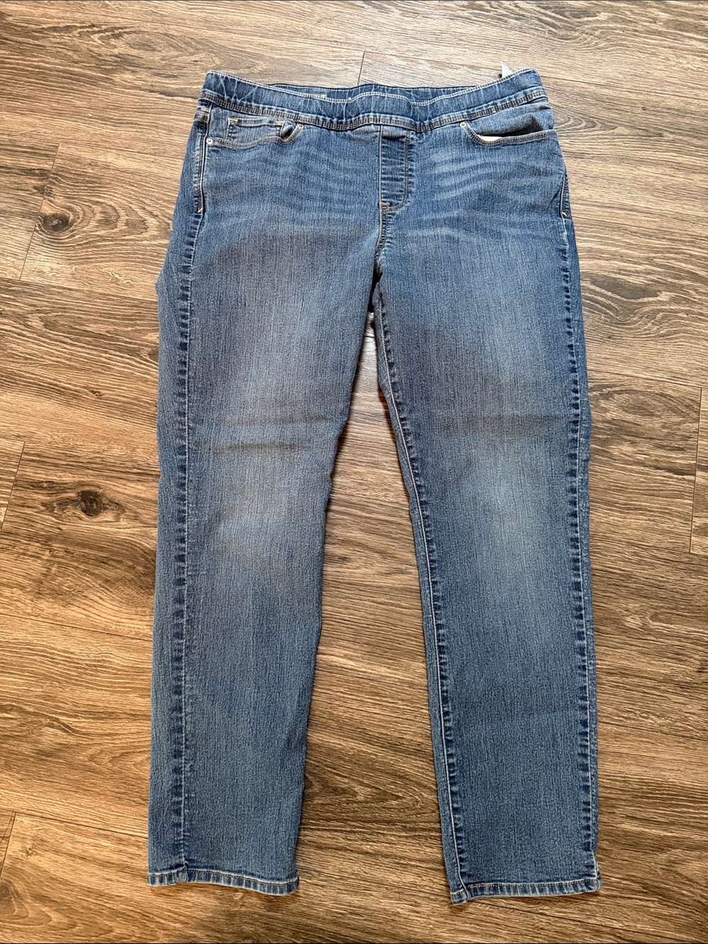Levi's Women's Skinny Jeans in Medium Blue Wash